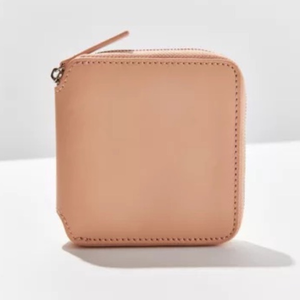 BAGGU tan square wallet